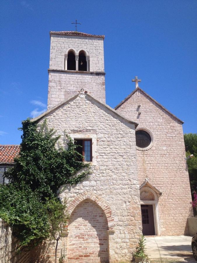 Apartment In Slatine With Terrace, Air Conditioning, Wifi Trogir Exterior photo